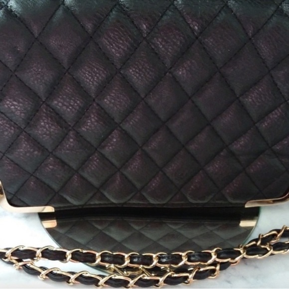 Charlotte Russe Black Quilt Pebbled Faux Leather Bag Gold Detachable Chain Strap - Picture 11 of 11